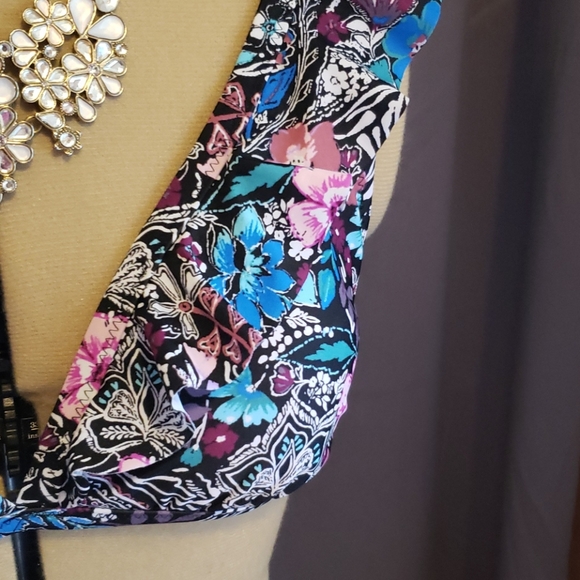 Bikini Top 👙 - Picture 5 of 11